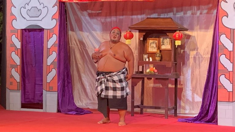 Penonton Terbius Drama Gong Sampik Ingtay