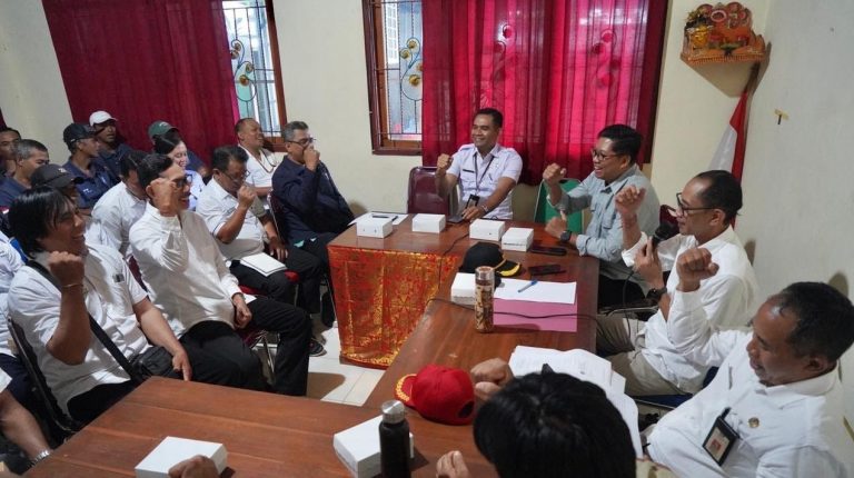 Penyelenggaraan Pemerintah Desa di Nusa Penida Dievaluasi