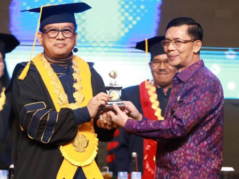 Bupati Klungkung Teken MoU dengan Undiknas