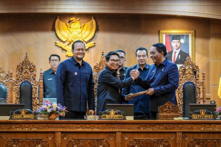Bupati Adi Arnawa Paparkan Tiga Dokumen Strategis di Rapat Paripurna DPRD Badung