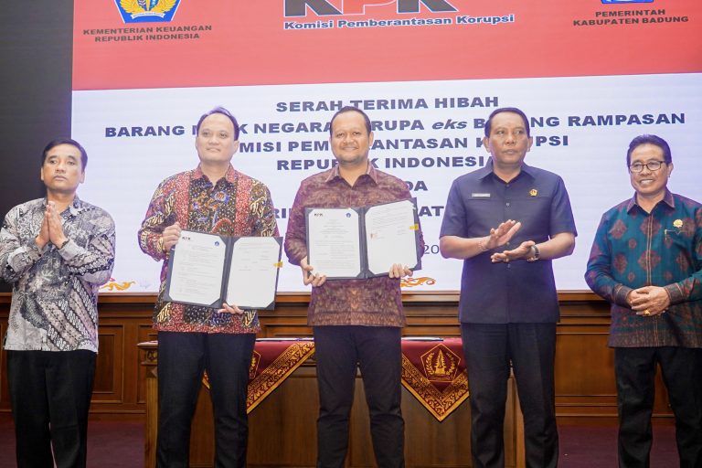 Pemkab Badung Terima Hibah Tanah Hasil Sitaan KPK RI