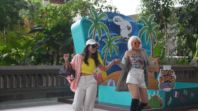 Bandara Ngurah Rai Hadirkan Dekorasi “Summer Beach”
