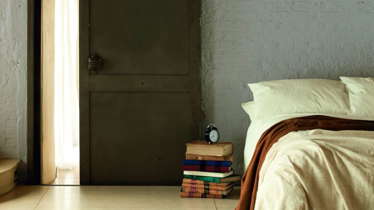 Mau Kamar yang Nyaman? Pilih Warna Netral yang Teduh