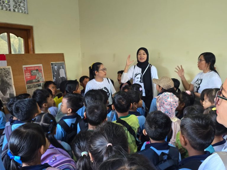 Napak Tilas Jejak Sejarah Sang Proklamator di Perayaan 150 Tahun SDN 1 Paket Agung