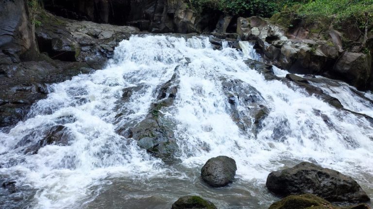 Goa Rangreng Waterfall, Hidden Gem di Tengah Kota Gianyar