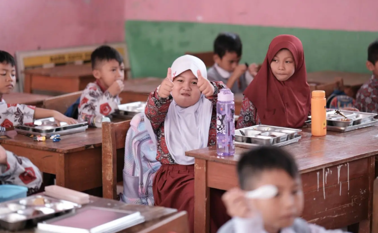 Survei: Responden Setuju MBG Diberikan pada Seluruh Anak Indonesia