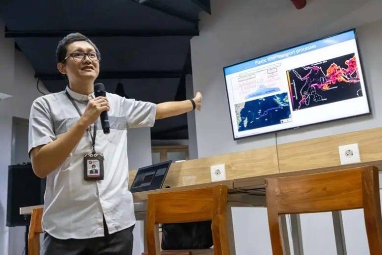 Air Hujan Jakarta Mengandung Mikroplastik, Ini Hasil Penelitian BRIN