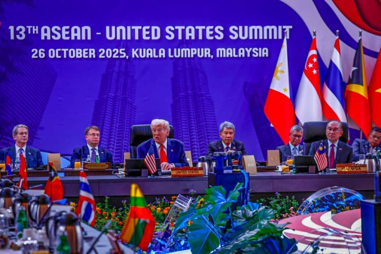 Presiden Trump Puji Prabowo di KTT ASEAN-US