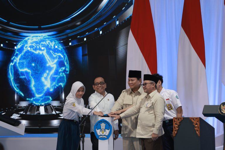 Bertekad Perbaiki Semua Sekolah di Indonesia, Prabowo: Pendidikan Fondasi Utama Masa Depan Bangsa