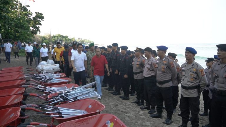 Siaga Tangani Sampah Kiriman Jelang Musim Hujan
