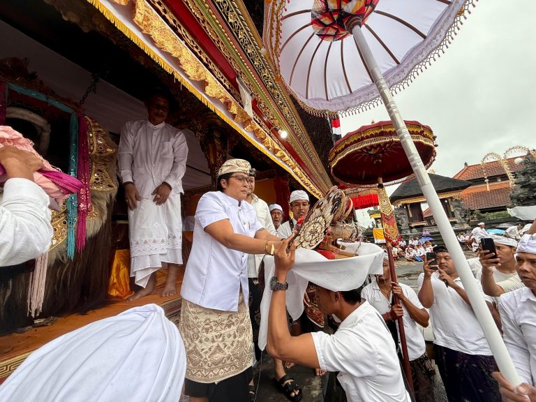 Wagub Giri Prasta Ingatkan Warga Tetap Saguyub Salunglung Sabayantaka