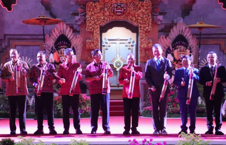 Gubernur Koster Buka Kejuaraan Dunia Vovinam ke-8 di Buleleng