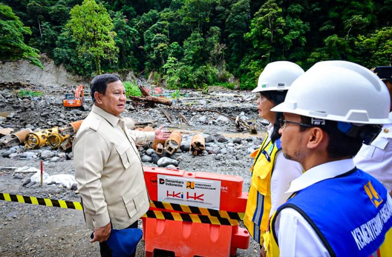 Presiden Tinjau Progres Perbaikan Jalan Lembah Anai Terdampak Banjir Bandang