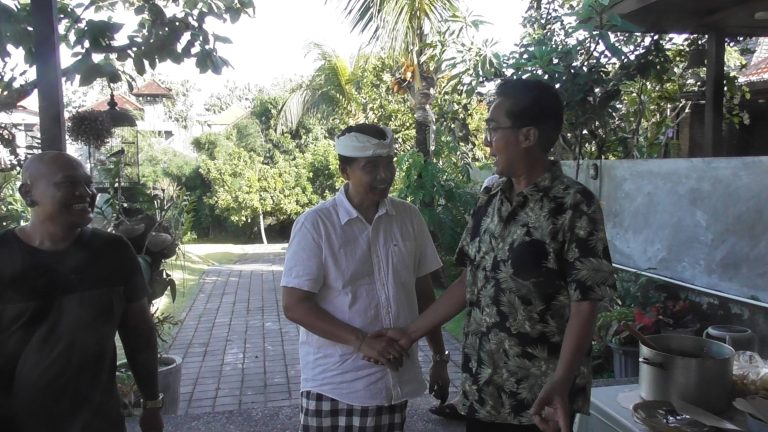 Wakil Ketua I DPRD Badung Sambangi Warga Kristen Saat Perayaan Natal