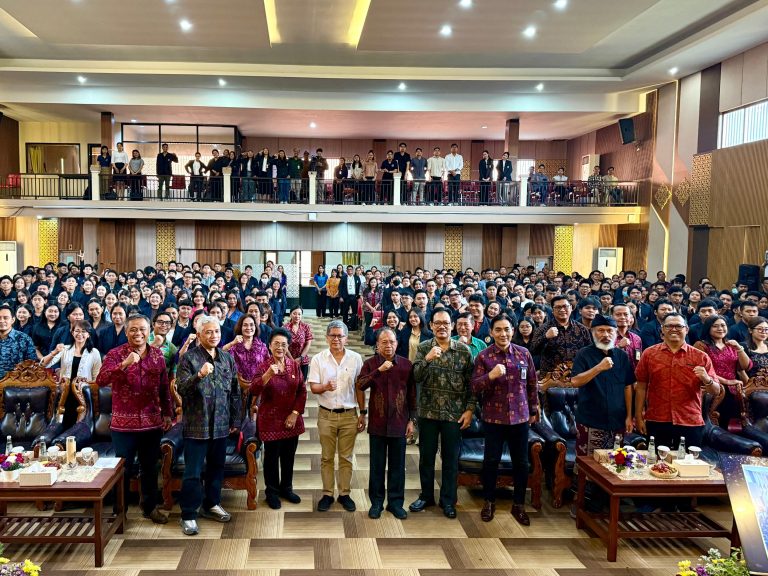 Rocky Gerung Singgung Kopi Arak, Ternyata Ini Alasannya