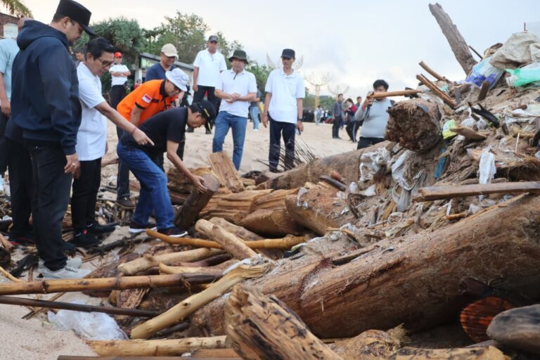 Gubernur Koster Pertegas Komitmen Pemprov Bali Tangani Sampah
