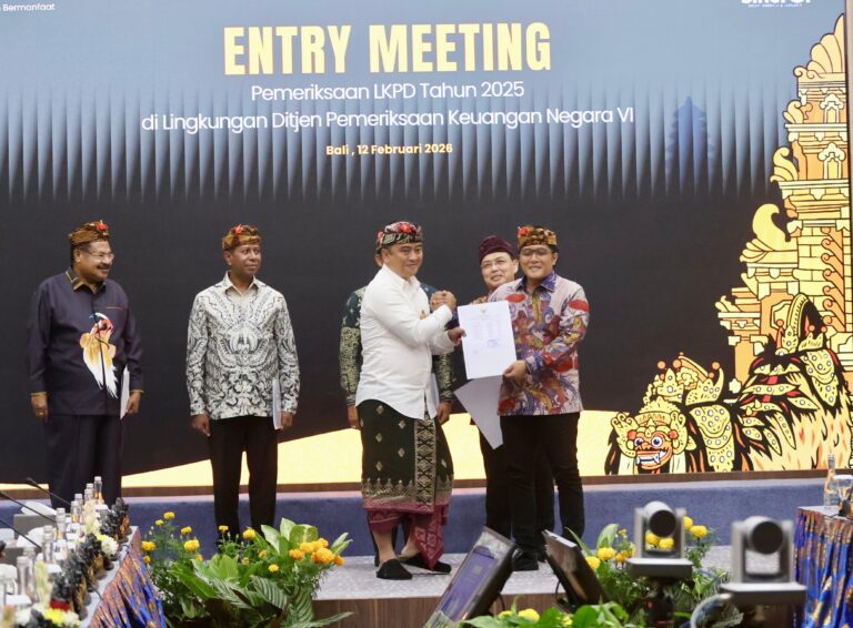 Wagub Giri Prasta Hadiri Entry Meeting Pemeriksaan LKPD 2025