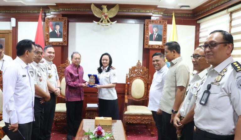Gubernur Koster Ajak Imigrasi Aktif dan Konsisten Awasi Ketat WNA di Bali