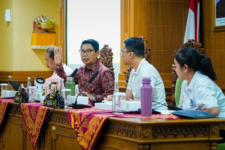 Bupati Adi Arnawa Percepat Pengelolaan Sampah Berbasis Sumber