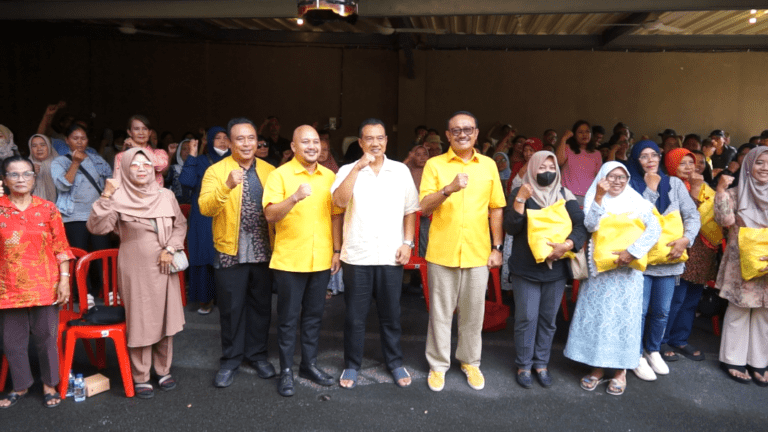 Demer Reses di Tibubeneng, Golkar Bagikan Sembako Sambut Nyepi dan Idul Fitri