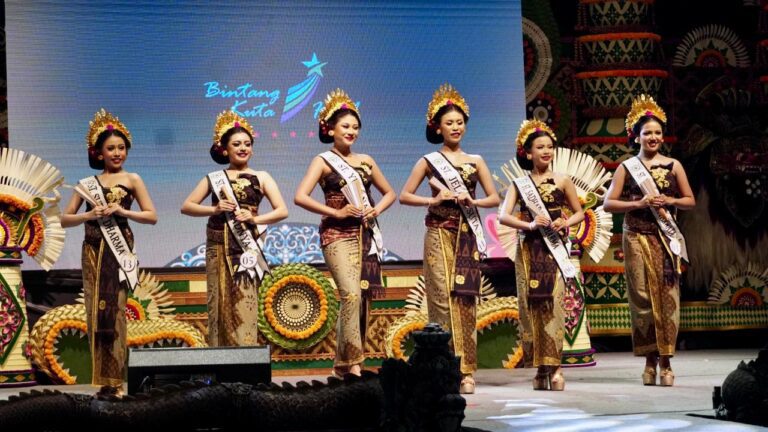 Bupati Adi Arnawa Tutup Jegeg Bungan Desa 2026, Tegaskan Komitmen Pariwisata Berbasis Budaya