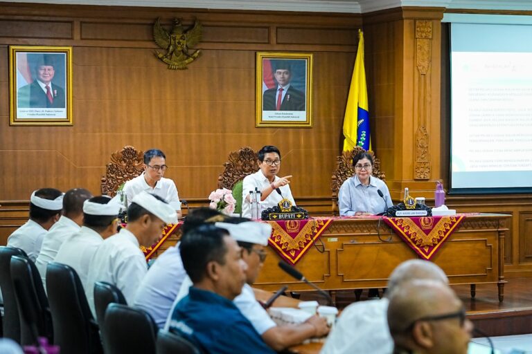 Pimpin Rakor ASPER PSBS, Bupati Adi Arnawa Tegaskan Wajib Pilah Sampah Mulai April 2026