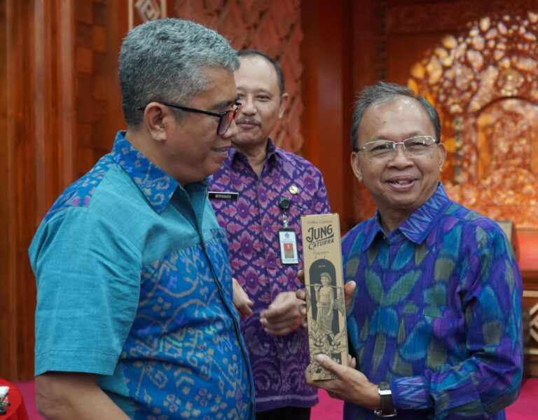 Kemasan Produk Arak Bali harus Tertib Gunakan Aksara Bali