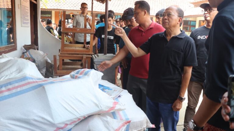 Gubernur Koster Upayakan SDN 5 Banjar Kembali KBM Secepatnya