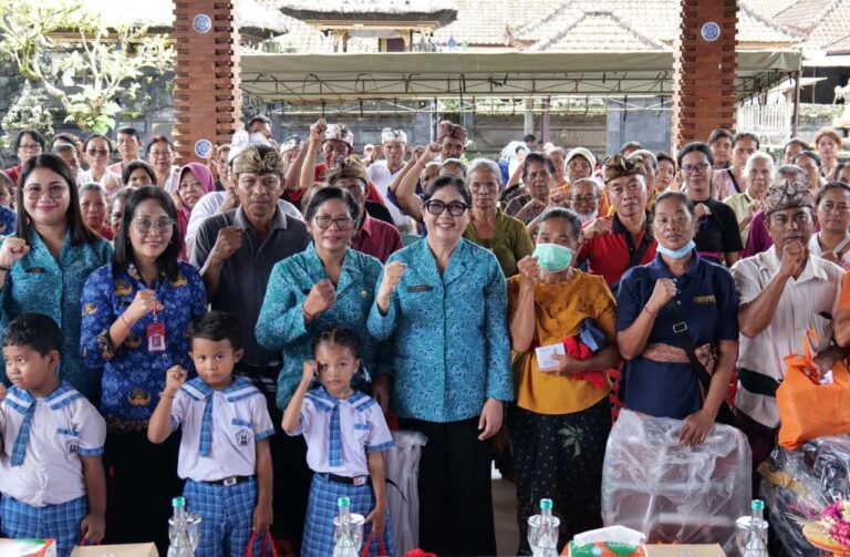 Bergerak dan Berbagi, Bunda Rai Sanjaya Salurkan Bantuan untuk Ratusan Warga di Tabanan dan Kediri