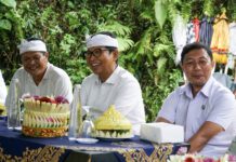 Bupati Badung Serahkan Rp550 Juta untuk Pemulihan Pura Taman Beji Magendra