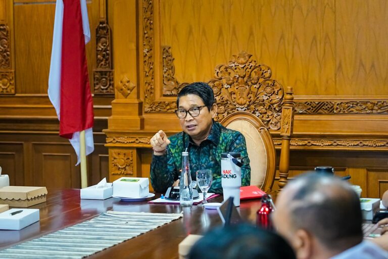 Bupati Adi Arnawa Tekankan Layanan Kesehatan Harus Nyata Dirasakan Warga