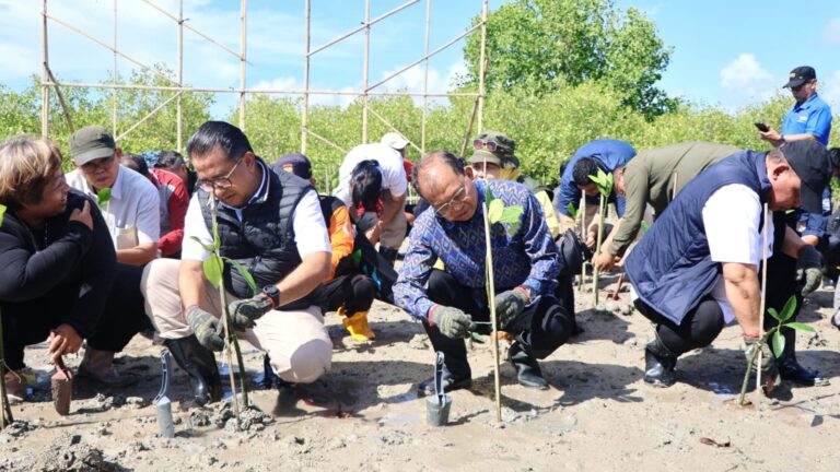 Gubernur Koster Apresiasi Gerakan Tanam Mangrove