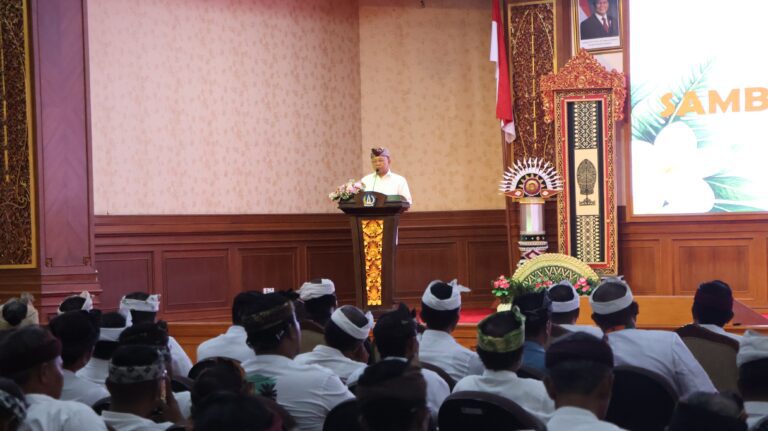 Gubernur Koster Ingatkan Organisasi Adat Harus Jaga Warisan Leluhur