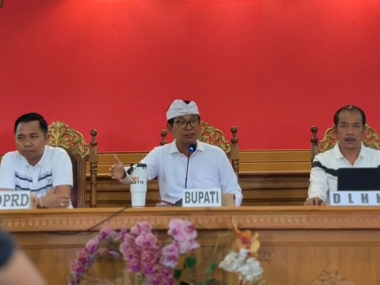 Bupati Badung Sosialisasikan Penataan Taman dan Sentra Kompos di Desa Sangeh