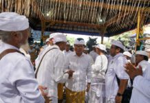 Bupati Badung Hadiri Pujawali Mejelihan di Pura Luhur Bhujangga Waisnawa