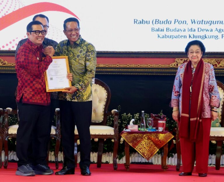 Temu Wicara HAKI di Bali, Sanjaya Terima Sertifikat Komunal “Jineng dan Entil”