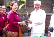 WHDI Badung Tebar 5.000 Benih Ikan di Pura Taman Ayun
