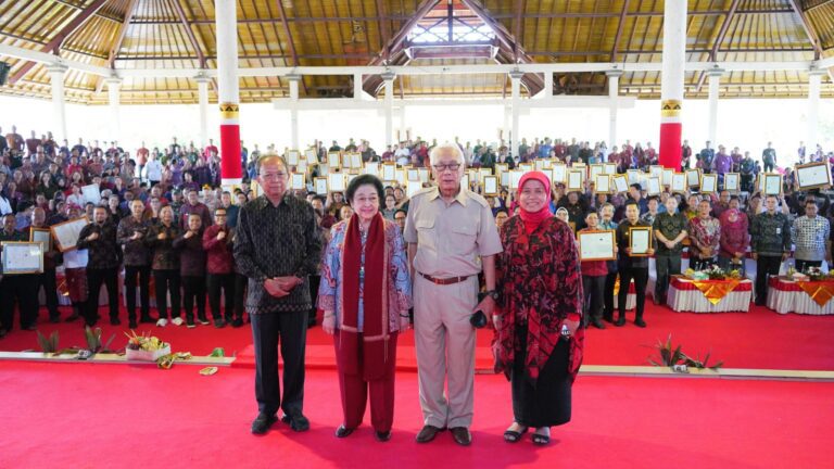 Dampingi Presiden Ke-5 RI, Gubernur Koster Kawal Lompatan HKI Bali