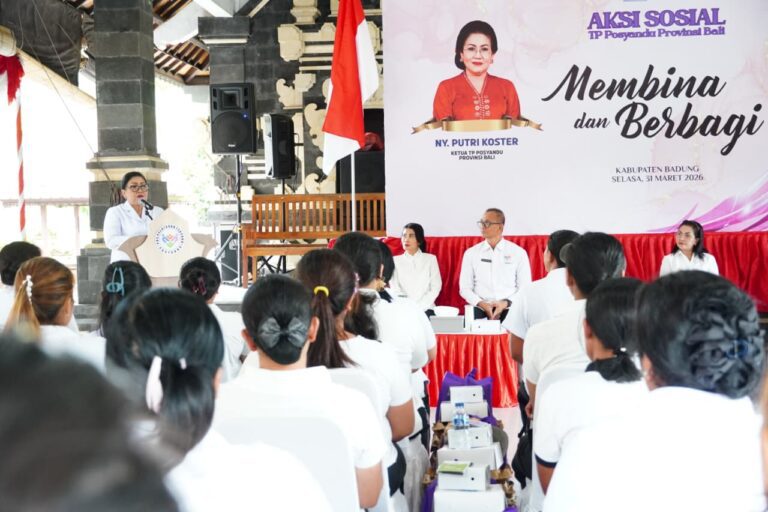 Ny. Putri Koster Yakin 85% Program Desa Terwujud dengan Kinerja Kader yang Serius