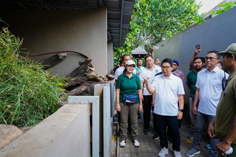 Bupati Adi Arnawa Turun Langsung Awasi Horeka di Legian