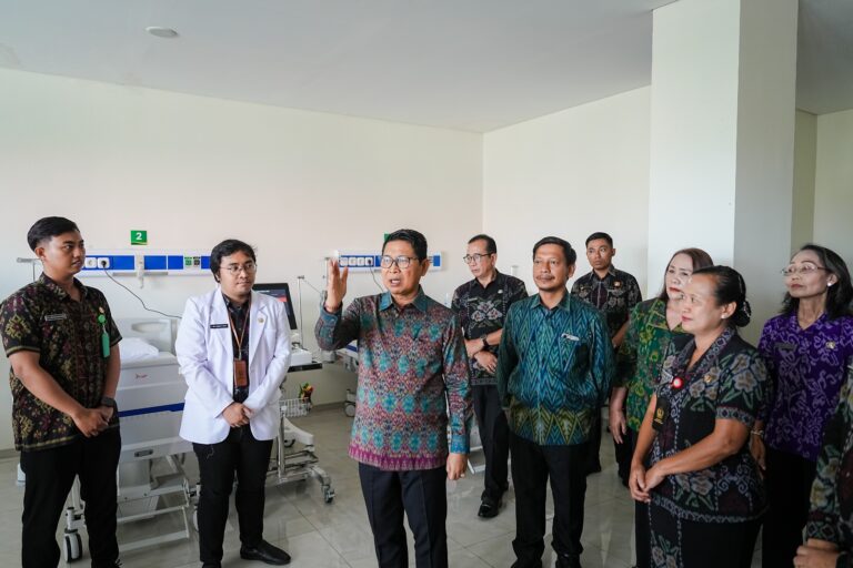 Bupati Tinjau Kesiapan Operasional RSUD Giri Asih