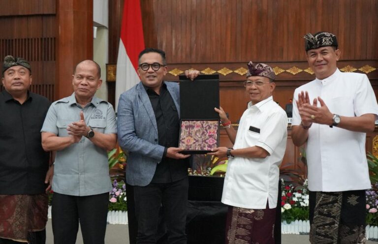 Gubernur Koster Dorong Penguatan Perlindungan Masyarakat Adat
