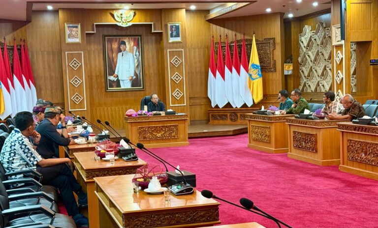 Gubernur Koster Serap Aspirasi Pelaku Usaha Taksi