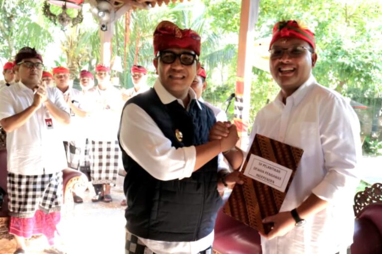 Bupati Sanjaya Lantik Pimpinan Perumda Sanjayaning Singasana