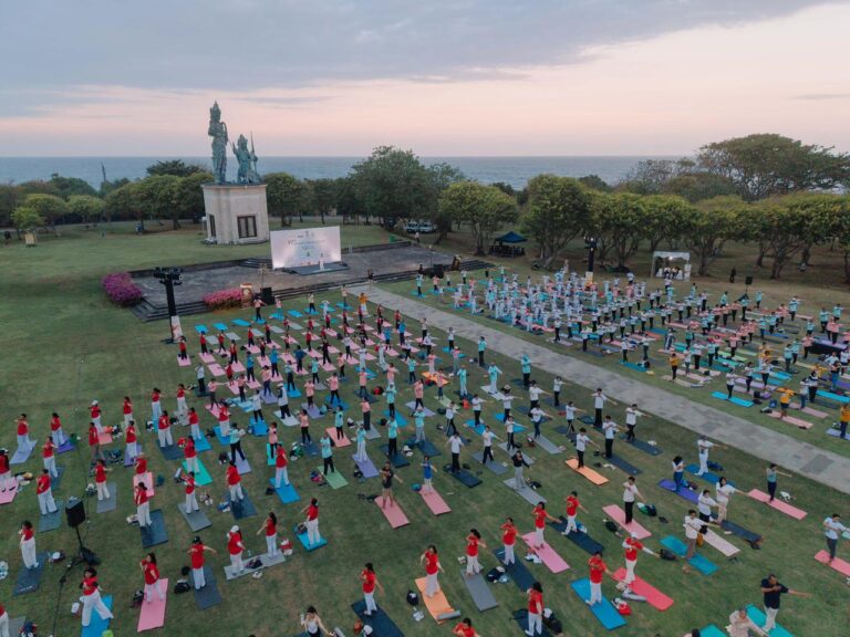 Hari Yoga Internasional 2026 di Bali Angkat Tema Penuaan Sehat