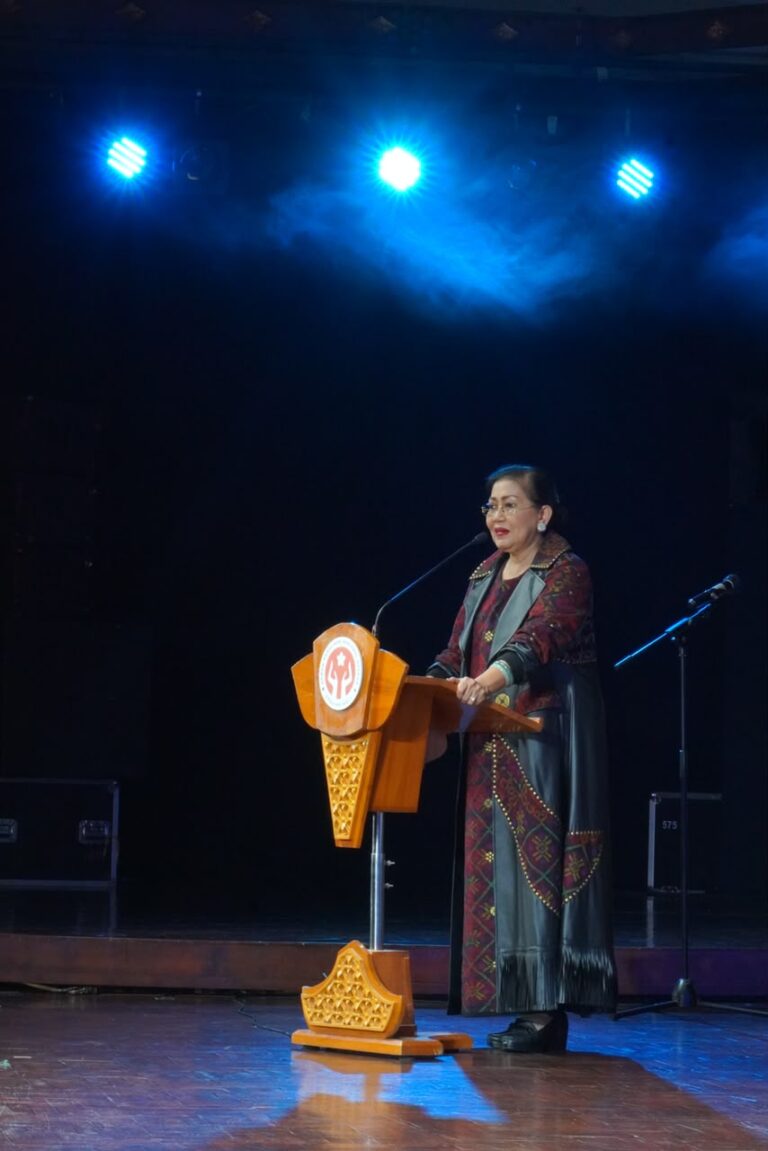 Krisis Penenun Muda Ancam Masa Depan Endek Bali