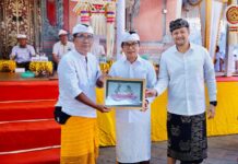 Puncak Yadnya Massal Desa Adat Kwanji, Pemkab Badung Serahkan Hibah Rp700 Juta