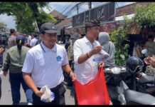 Bupati dan Wabup Badung Kerahkan Pegawai ke 38 SPBU, Warga Antre BBM Dapat Bantuan